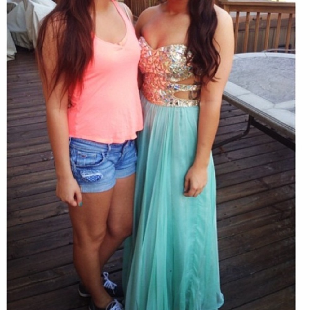 HENRI'S Cloud 9 Sherri Hill Prom Dress