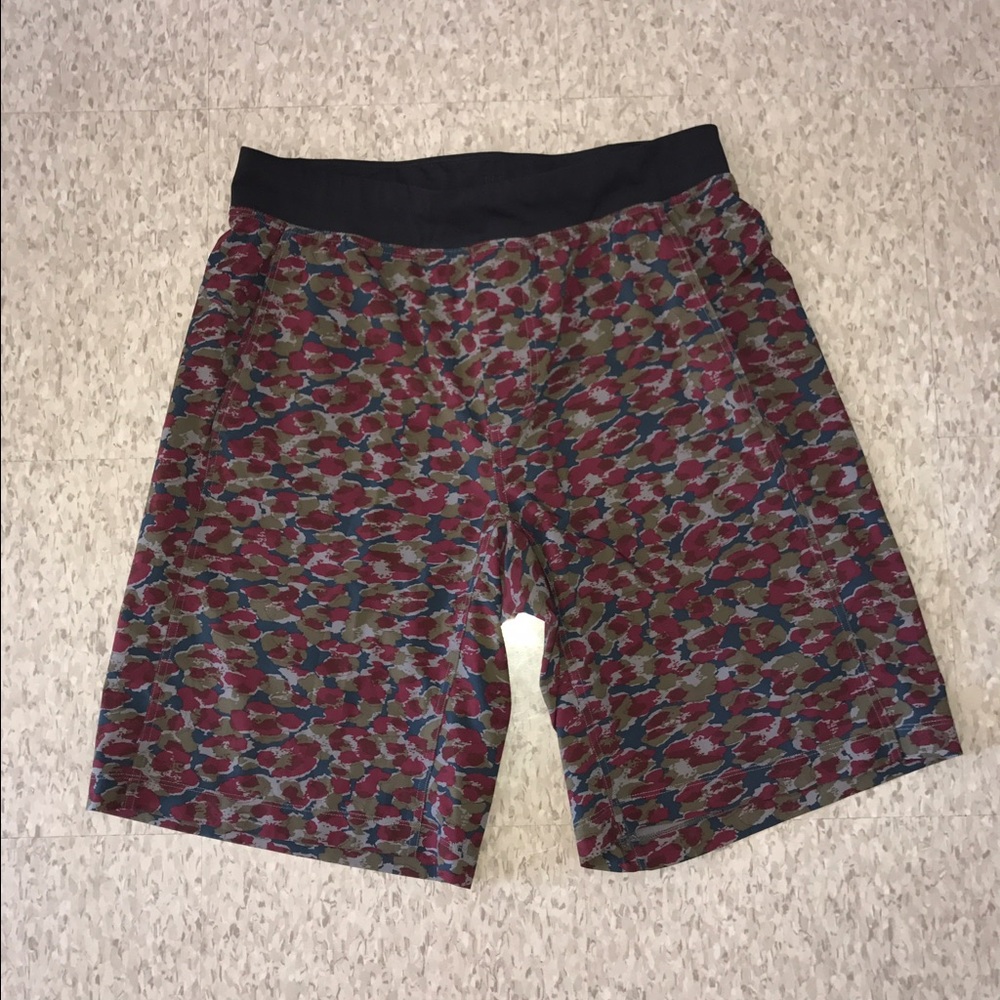 Lulu Lemon Linerless Core Short 11"
