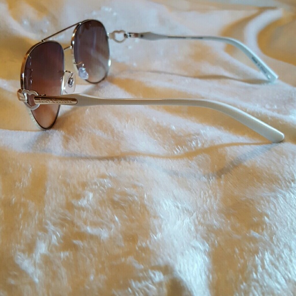 SOLD....Juicy Couture aviator sun glasses - Picture 3 of 4