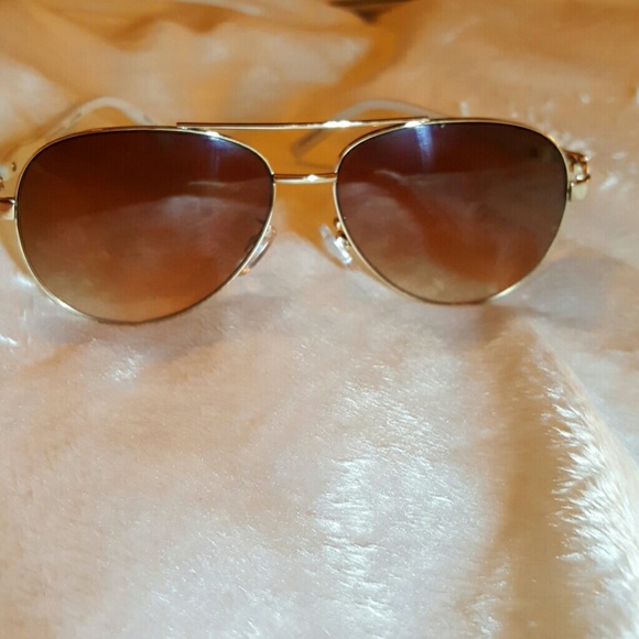 SOLD....Juicy Couture aviator sun glasses - Picture 4 of 4