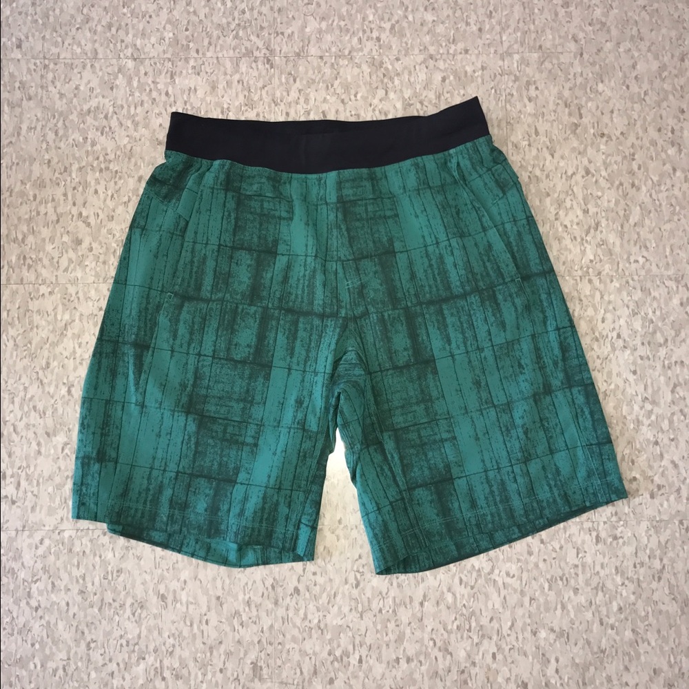 Lulu Lemon Linerless Core Short 11"
