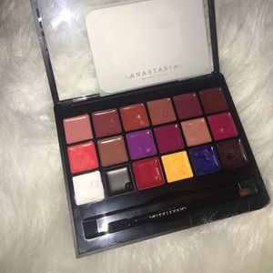 ABH lip palette