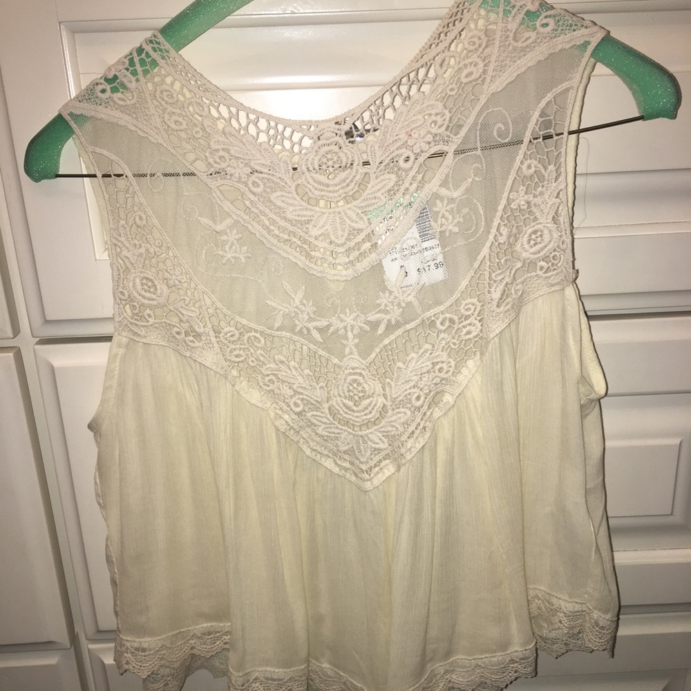 cream & comfy lace tank