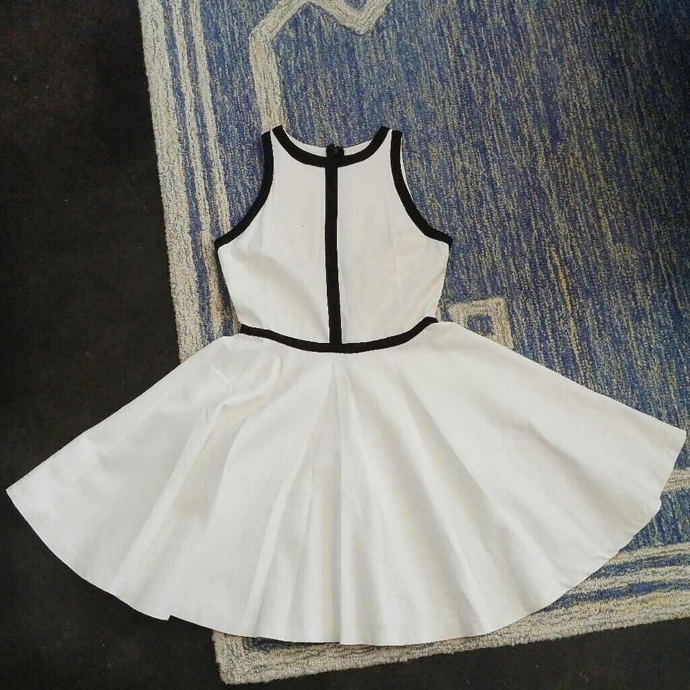 BB DAKOTA black and white cocktail or formal dress