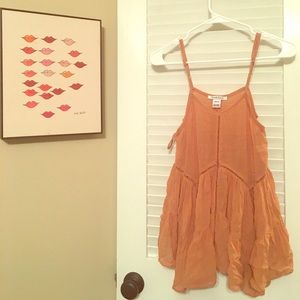 Urban outfitters top in XS