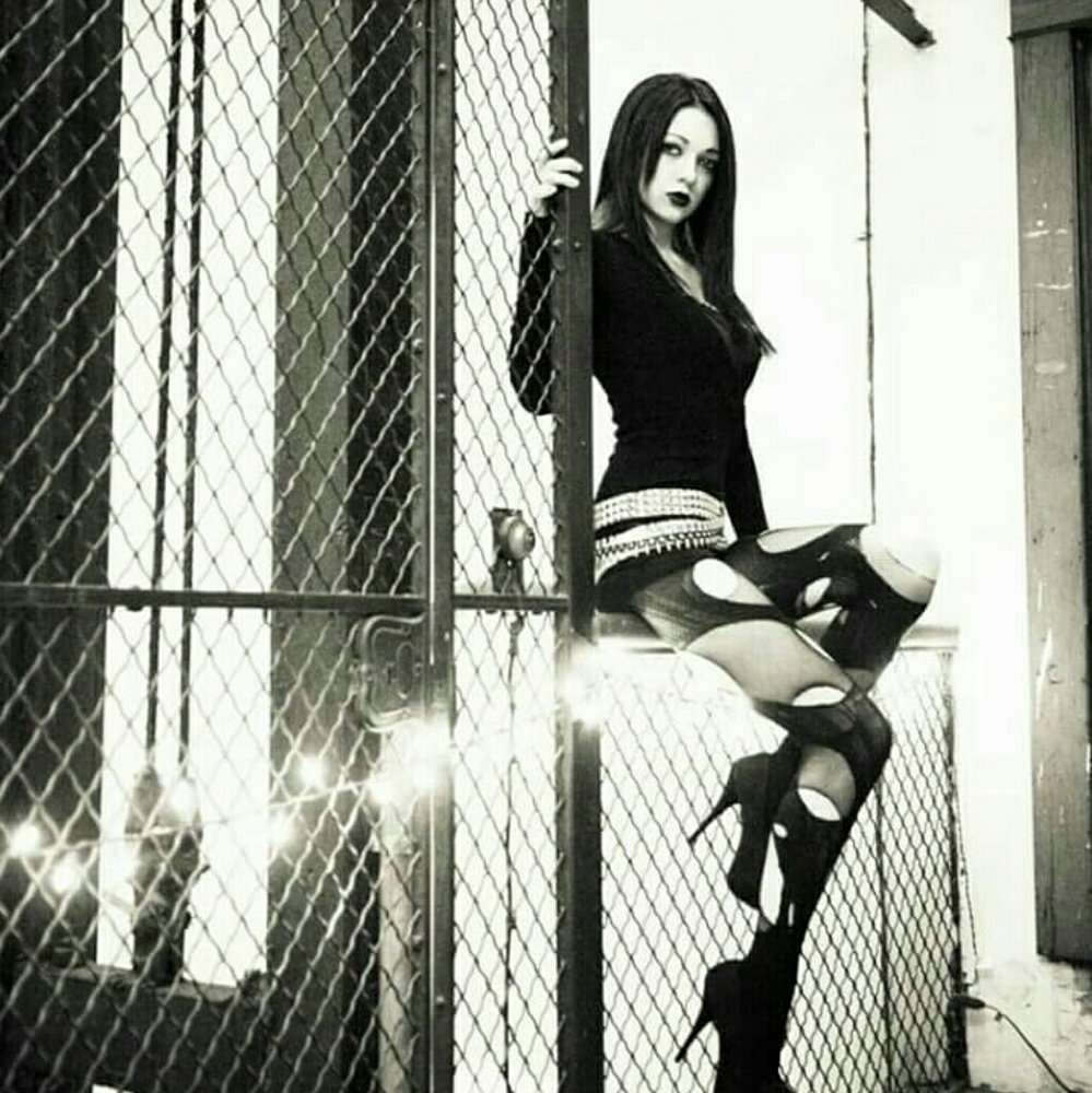 Meet your Posher, Cassandra