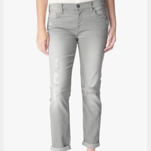 Josefina Feminine Boyfriend Jeans