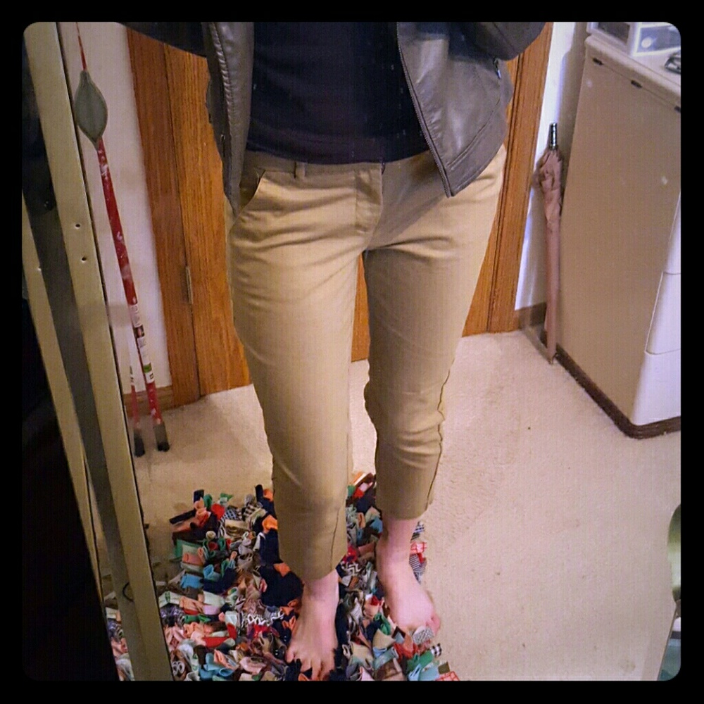 Ankle Length Khaki Pants COMFY!
