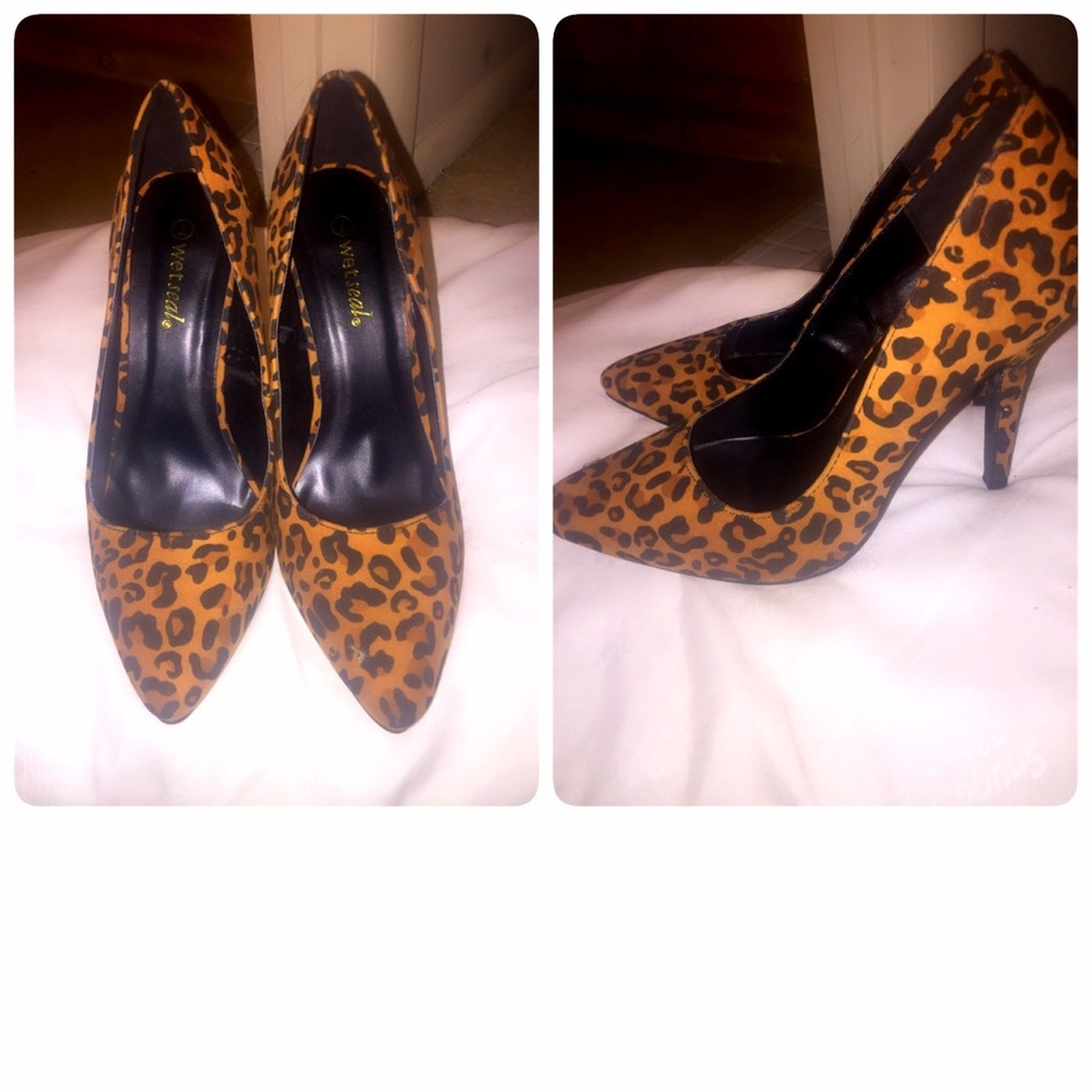 Cheddar print heels