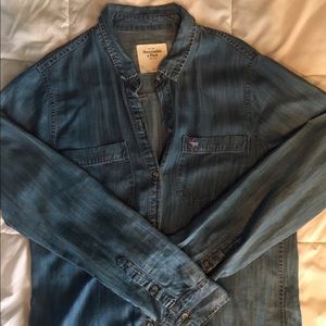 A&F WOMENS DENIM BUTTON UP SHIRT