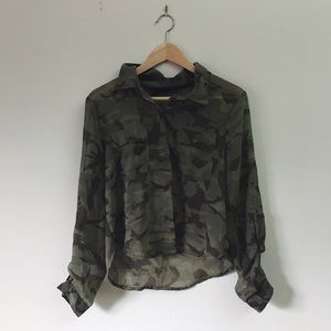Cropped Camo Blouse ✨