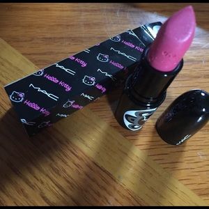 mac hello kitty lipstick strayin collector