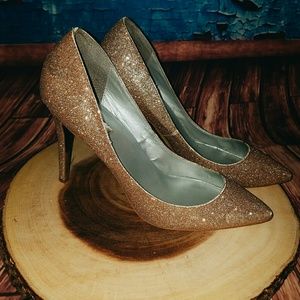 Gold sparkly glitter sequin pump shoe H by Halston
