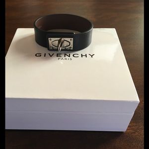 Givenchy Shark tooth🔥SOLD🔥🔥🔥