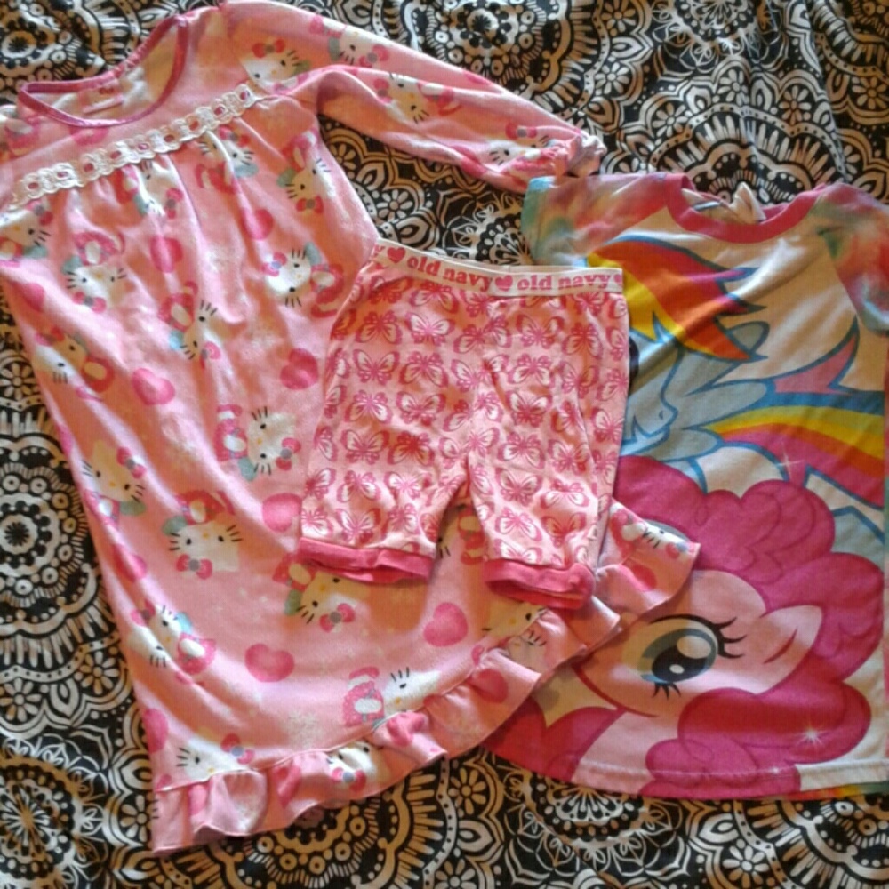 little girl pajama lot of 3 hello kitty 4T 5T
