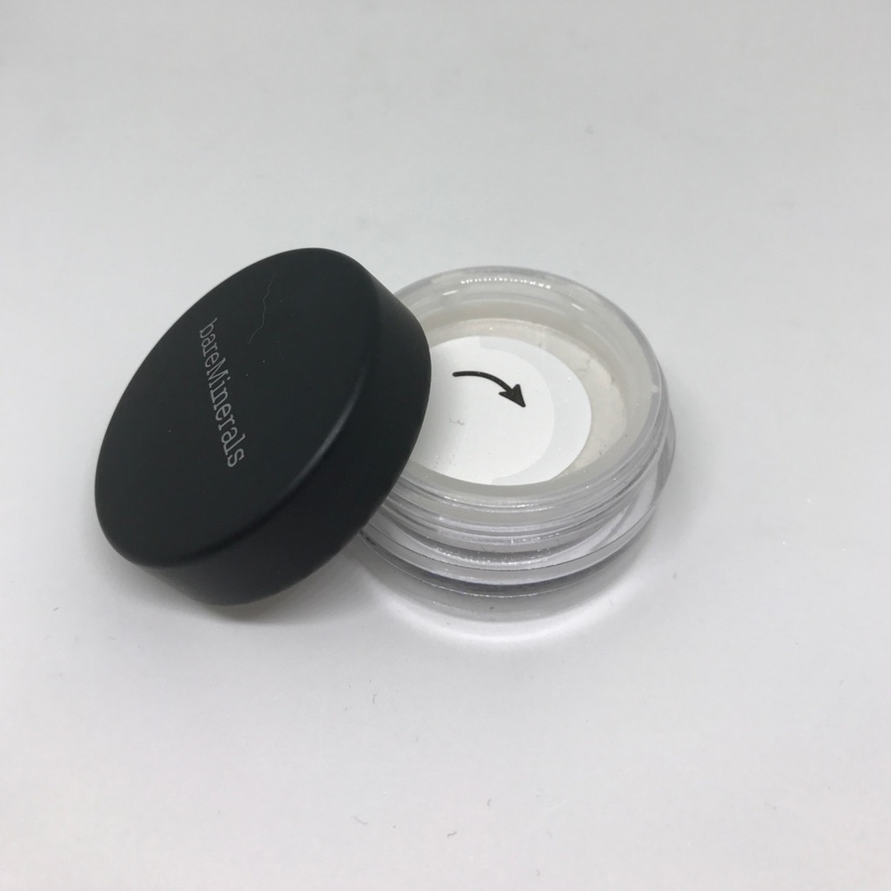 Bareminerals eyeshadow in snowflake sealed