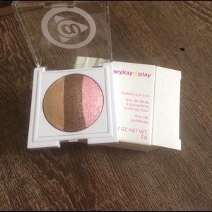 Mary Kay @Play Baked Trio Eyeshadow