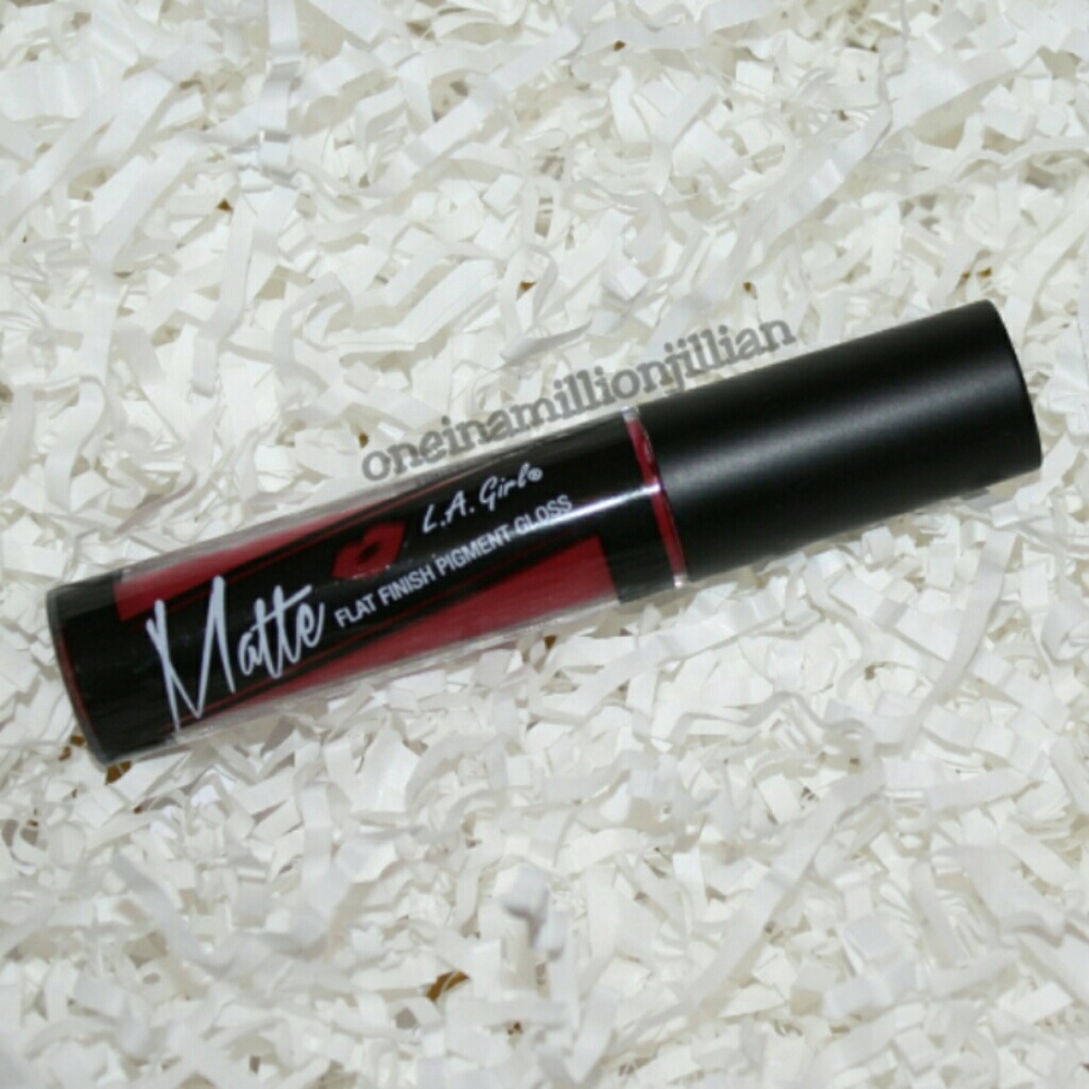 RESTOCKED Secret Matte Finish Liquid Lipstick - Picture 2 of 3