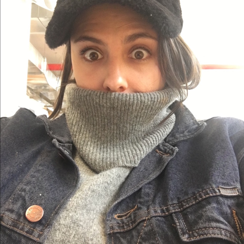 Meet your Posher, Caitlin