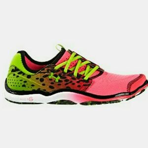 Taking offers! under armour