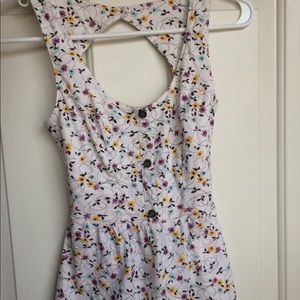 Super cute backless shirt