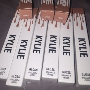 Kylie lipgloss "literally"