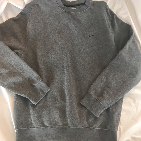 Nike Tops - 🎉🎉Nike Sweatshirt 🎉🎉