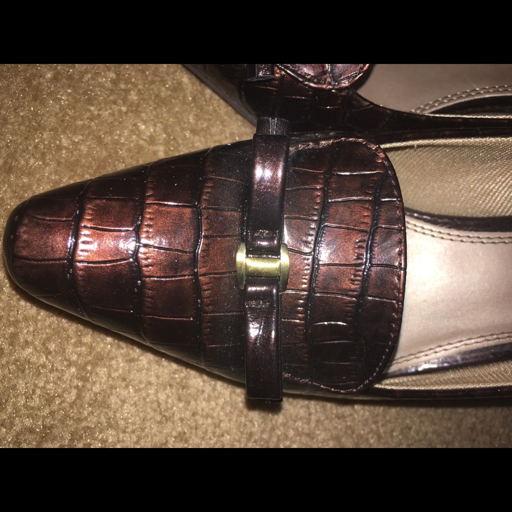 LAST CHANCE DONATING Patent Leather Heels