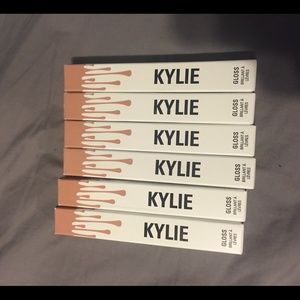 Kylie lipgloss "so cute"