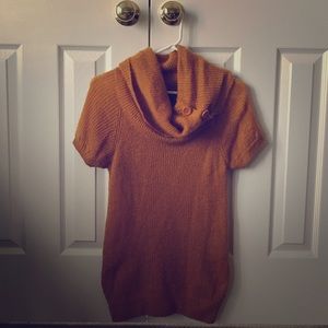 Short sleeved sweater