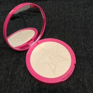 Jeffree Star highlighter in ICE COLD