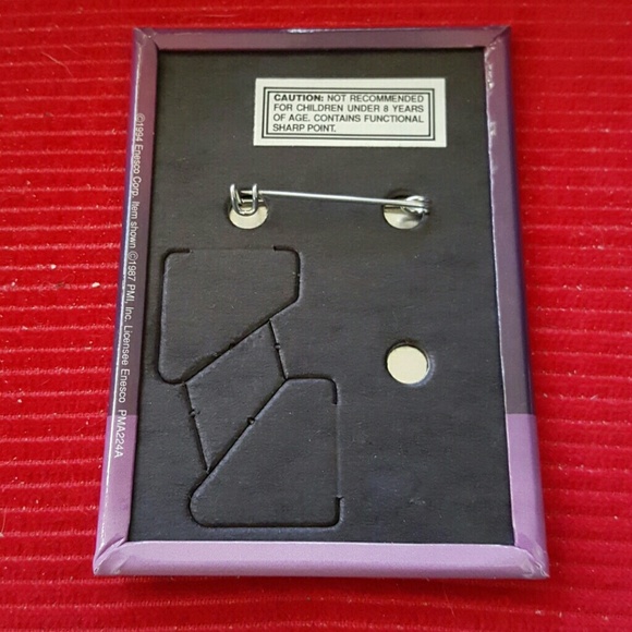 PRECIOUS MOMENTS BUTTON PIN SQUARE - Picture 2 of 2