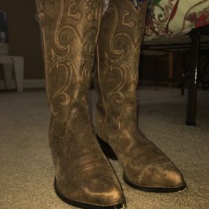 Cowgirl boots size 8.5