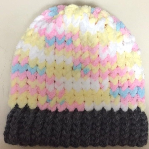 Custom knitted baby hats - Picture 1 of 1