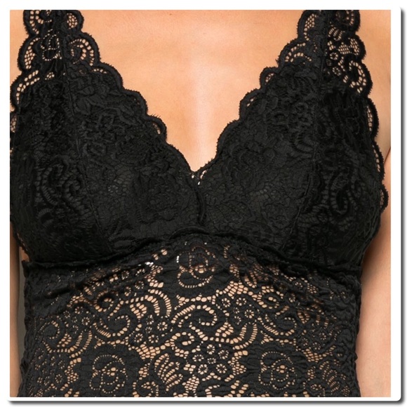 Scallop Lace Brallete in Black - Picture 3 of 5