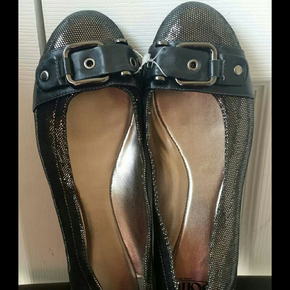 Beautiful bronze flat shoes