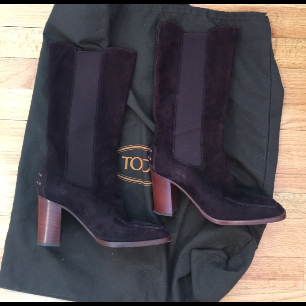 TOD'S suede boots size 5 1/2 euro 35 1/2.