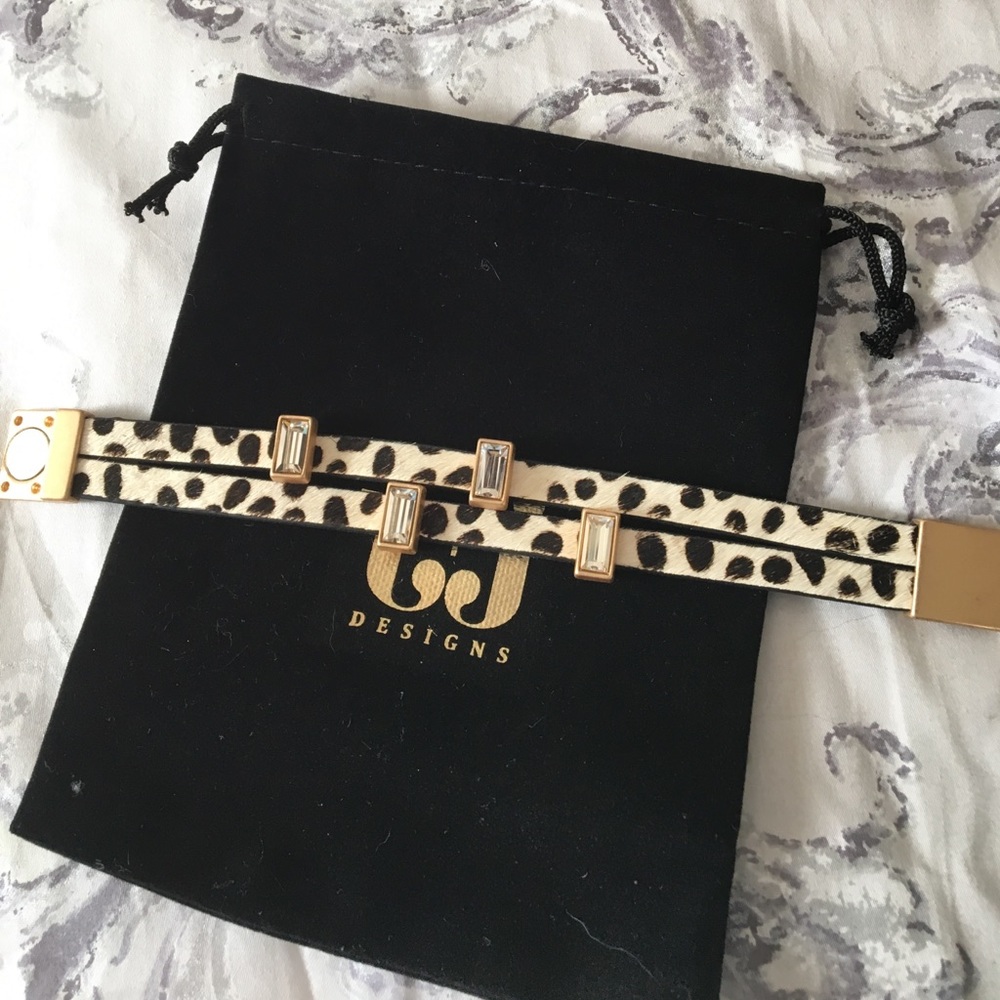 LOWEST! Animal Print Double Band Bracelet - Picture 7 of 8