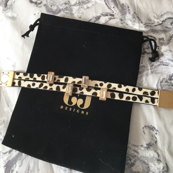 LOWEST! Animal Print Double Band Bracelet - Picture 7 of 8