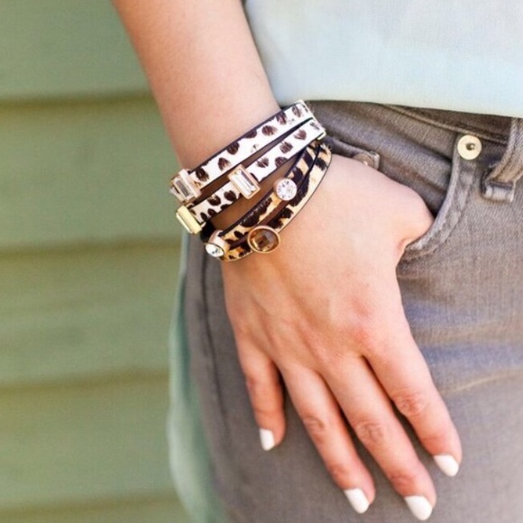 LOWEST! Animal Print Double Band Bracelet - Picture 3 of 8