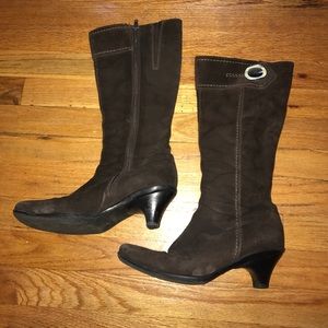 Brown Suede La Canadienne Boots