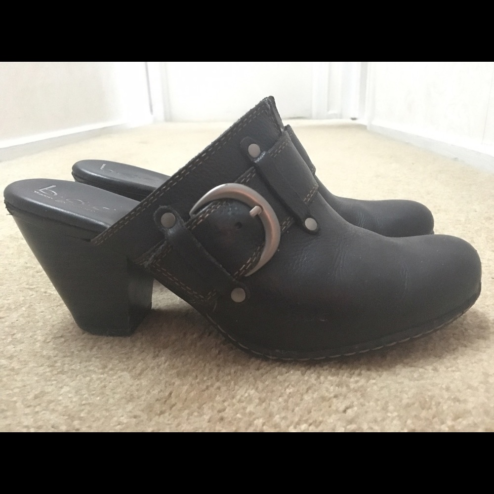 LAST CHANCE DONATING Black Leather Slides