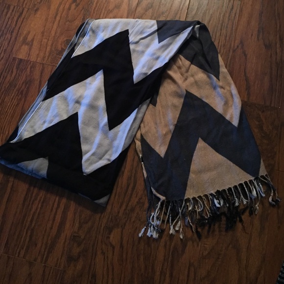 Scarf - Picture 2 of 2