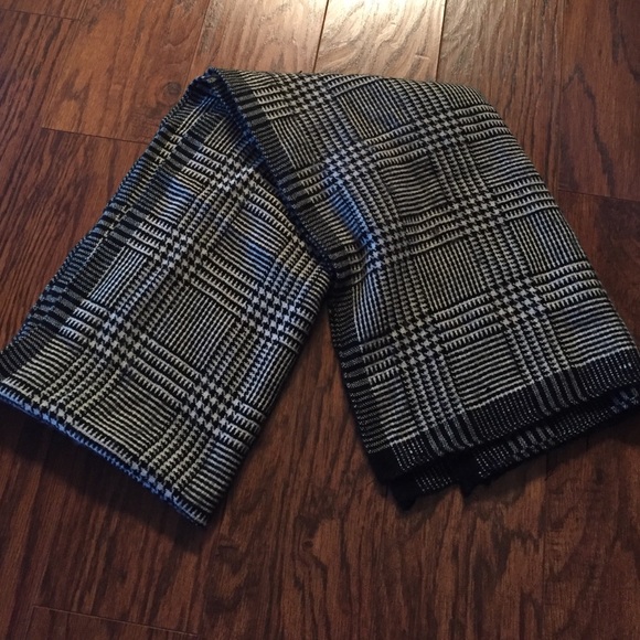 Scarf - Picture 2 of 2