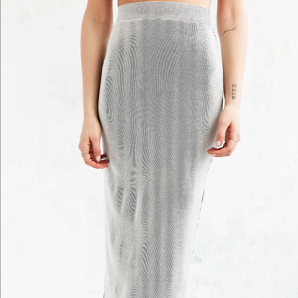 Ribbed midi skirt