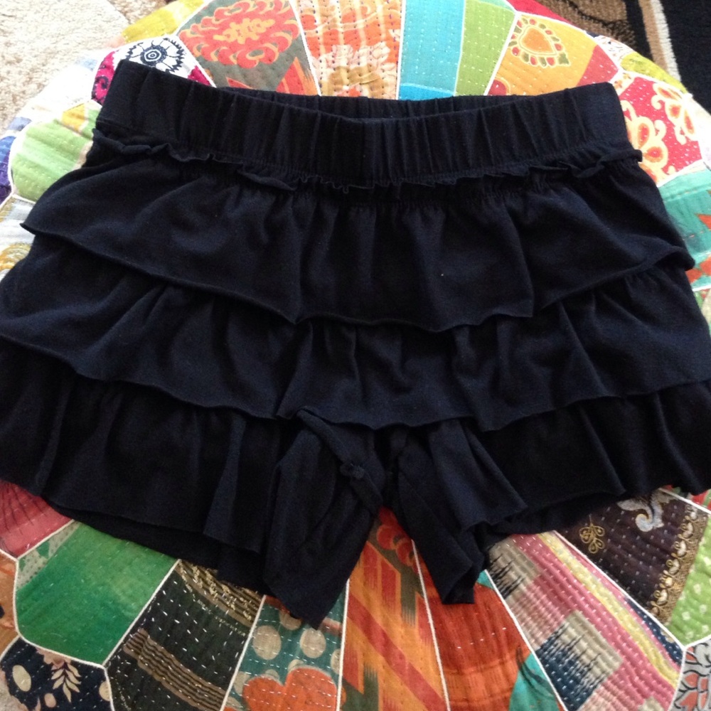 Forever 21 black ruffle shorts Sz. Small