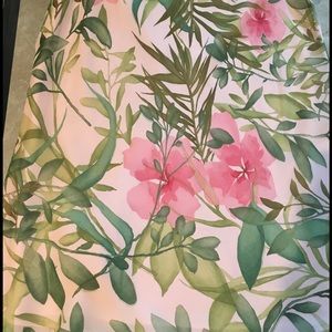 100% Silk/Lined flowing skirt 27 1/2"L