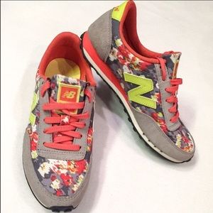 New balance 410 floral blur size women's 9