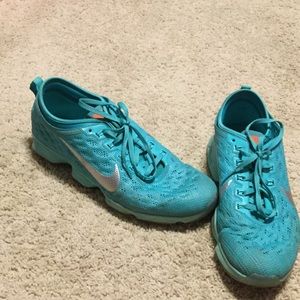 Blue Nike zoom agility shoe