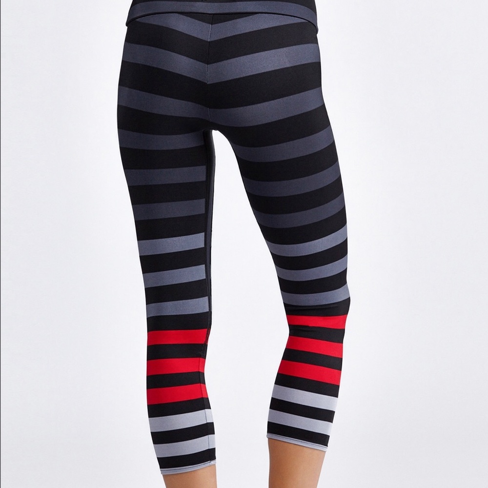 ISO. K-Deer Jennifer Stripes. Size S or M